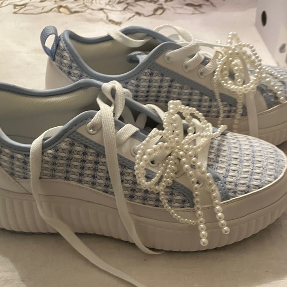 Dream Pairs Blue and White Women's Sneakers - Picture 7 of 9